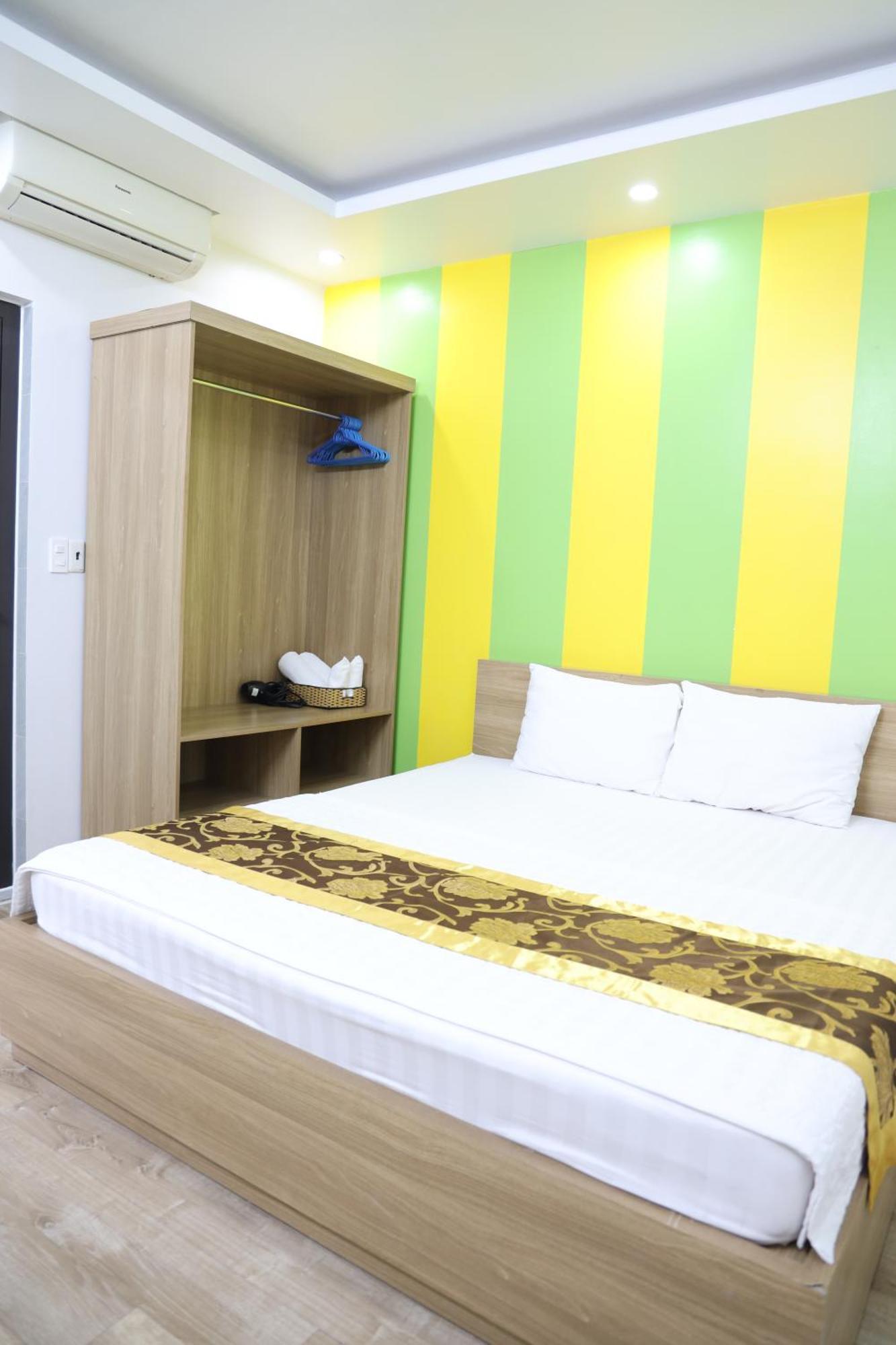 Hung Vuong Hotel Ha Long Exterior photo