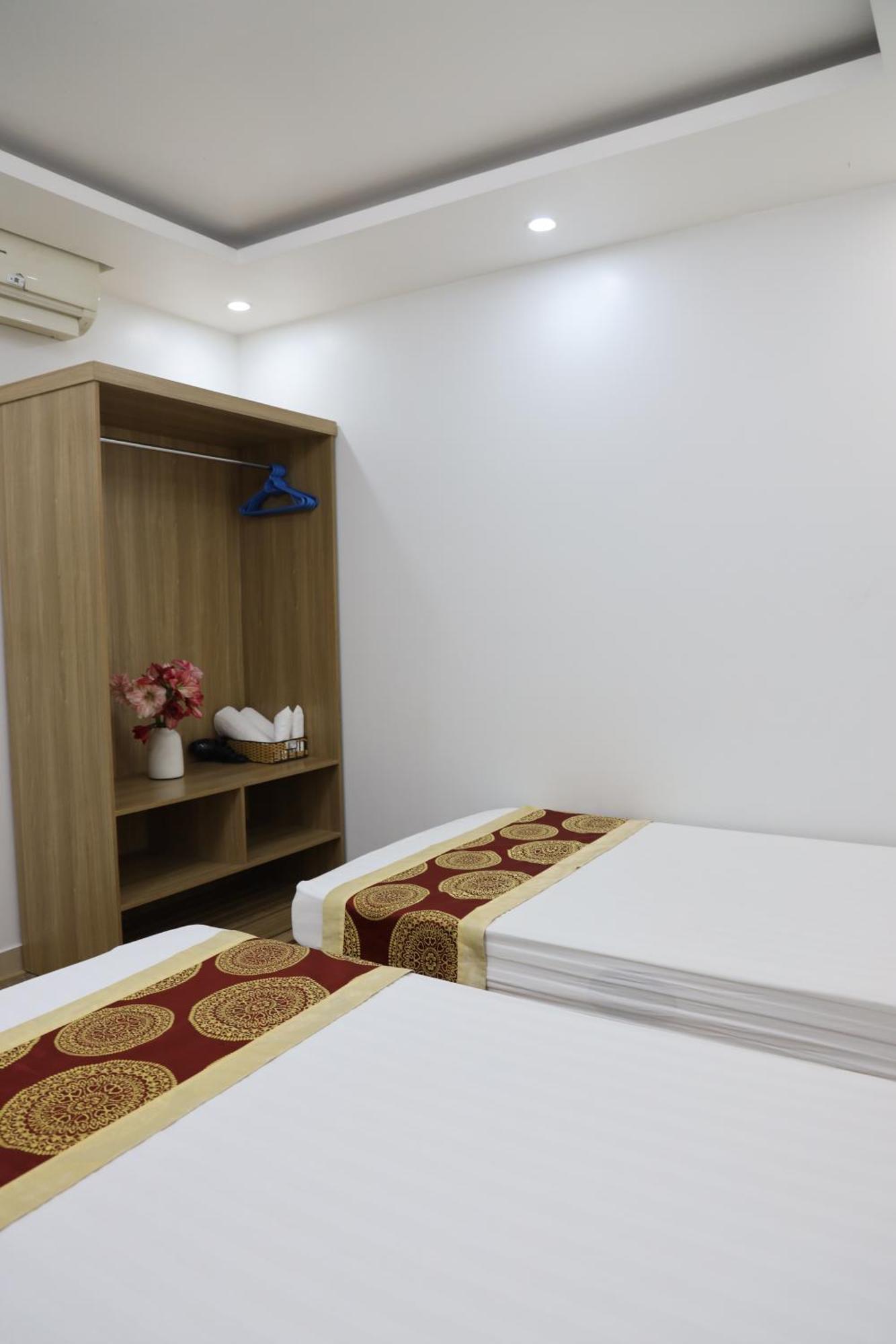 Hung Vuong Hotel Ha Long Exterior photo