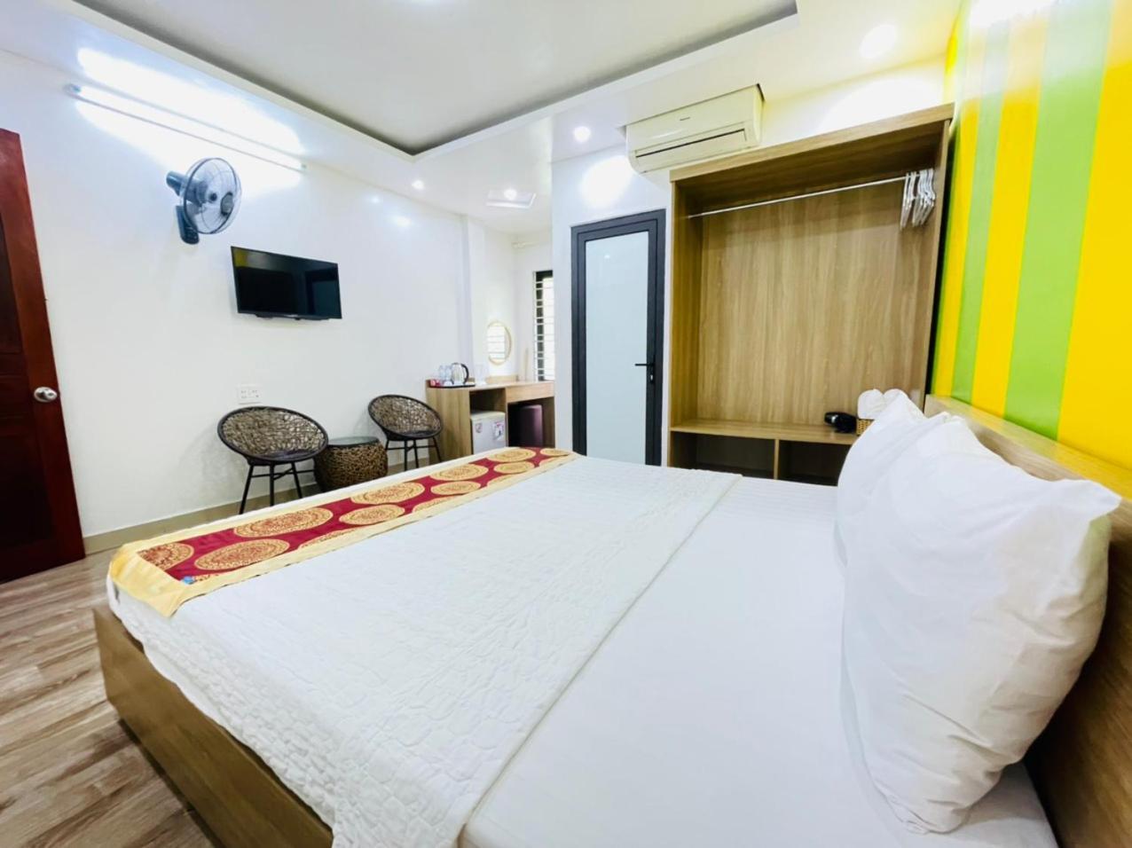 Hung Vuong Hotel Ha Long Exterior photo